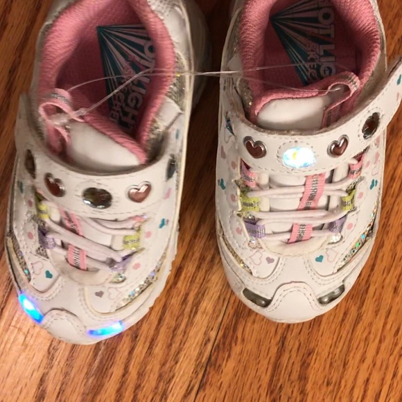 NWOT Sketchers Flashing, White - Picture 6 of 6